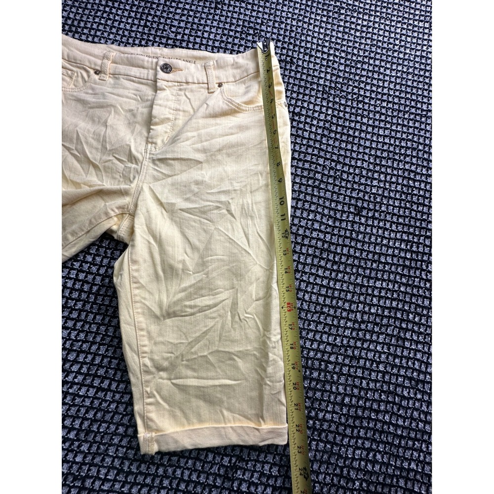 Chico's So Slimming Girlfriend Shorts Womens 0.5R Yellow Excellent Slim Leg - Picture 5 of 6